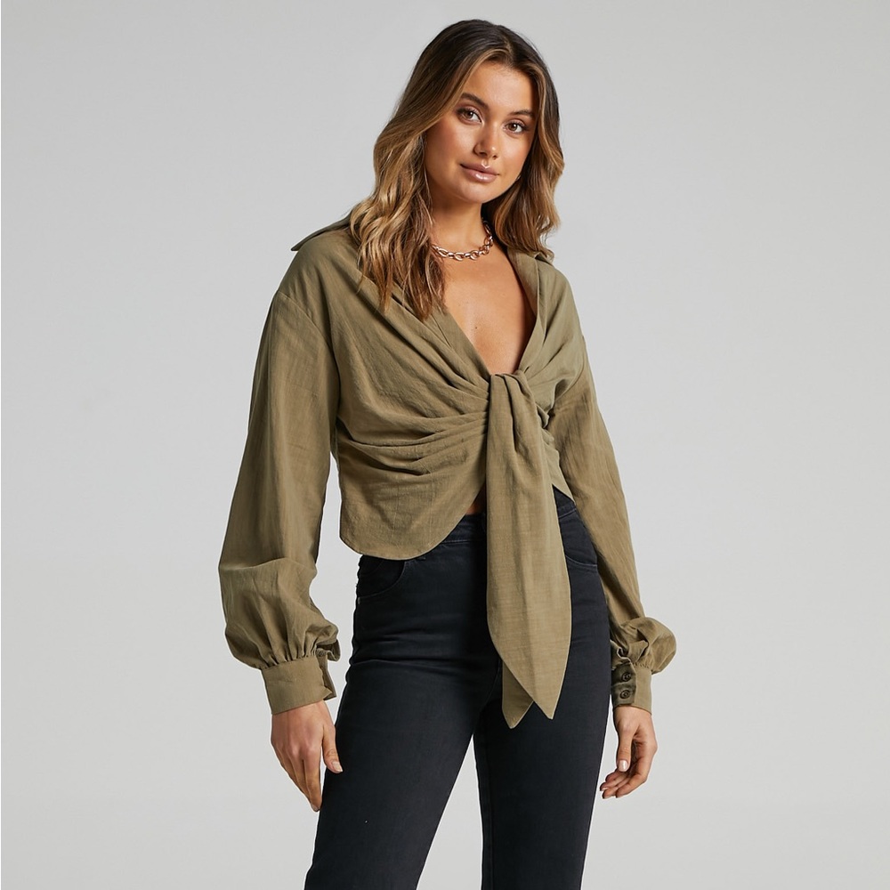 NWT HANES LONG SLEEVE ASYMMETRIC HEM DRAPE SHIRT IN KHAKI